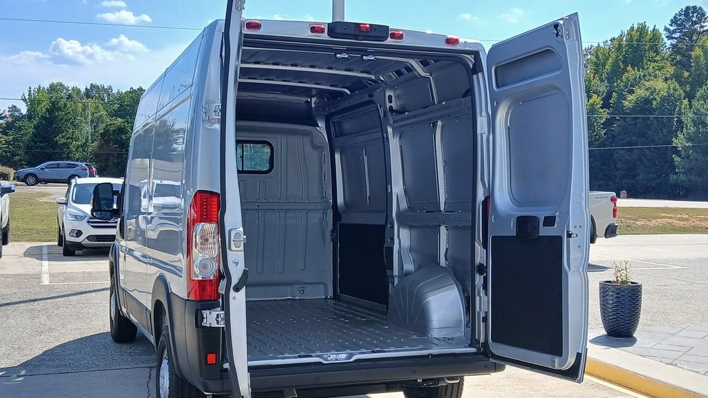 2026 RAM ProMaster Cargo Van Tradesman