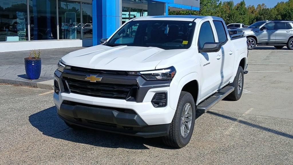 2025 Chevrolet Colorado WT/LT