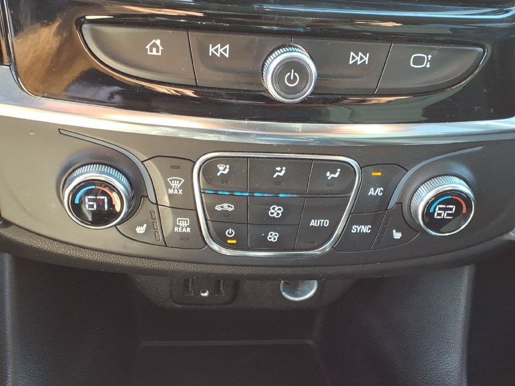 2020 Chevrolet Traverse LT Cloth