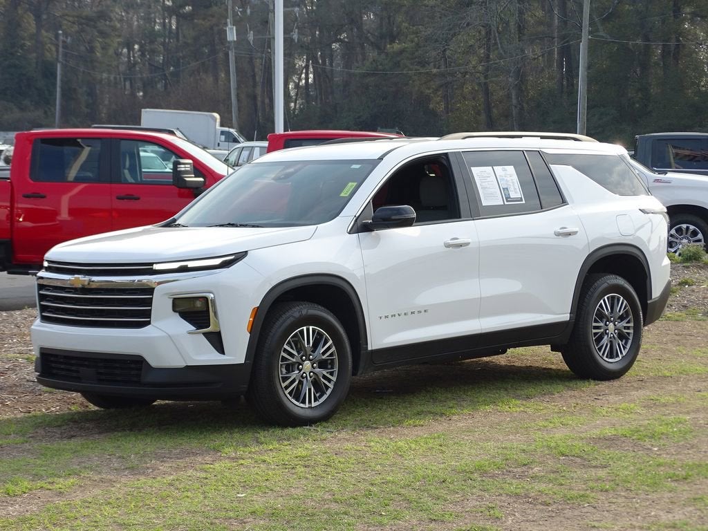 2025 Chevrolet Traverse LT