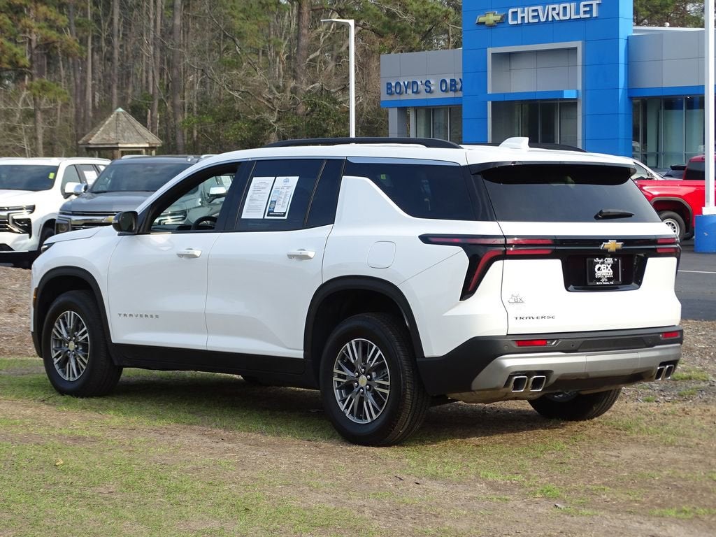 2025 Chevrolet Traverse LT