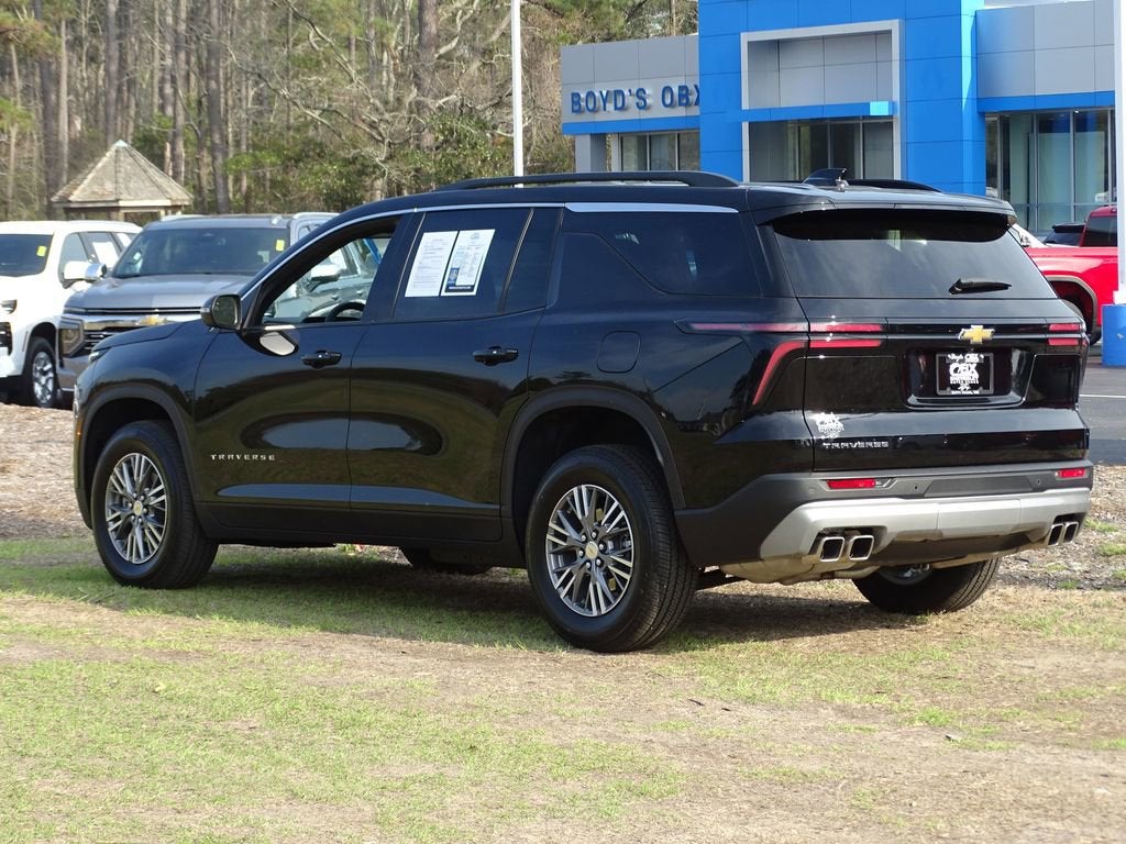 2025 Chevrolet Traverse LT