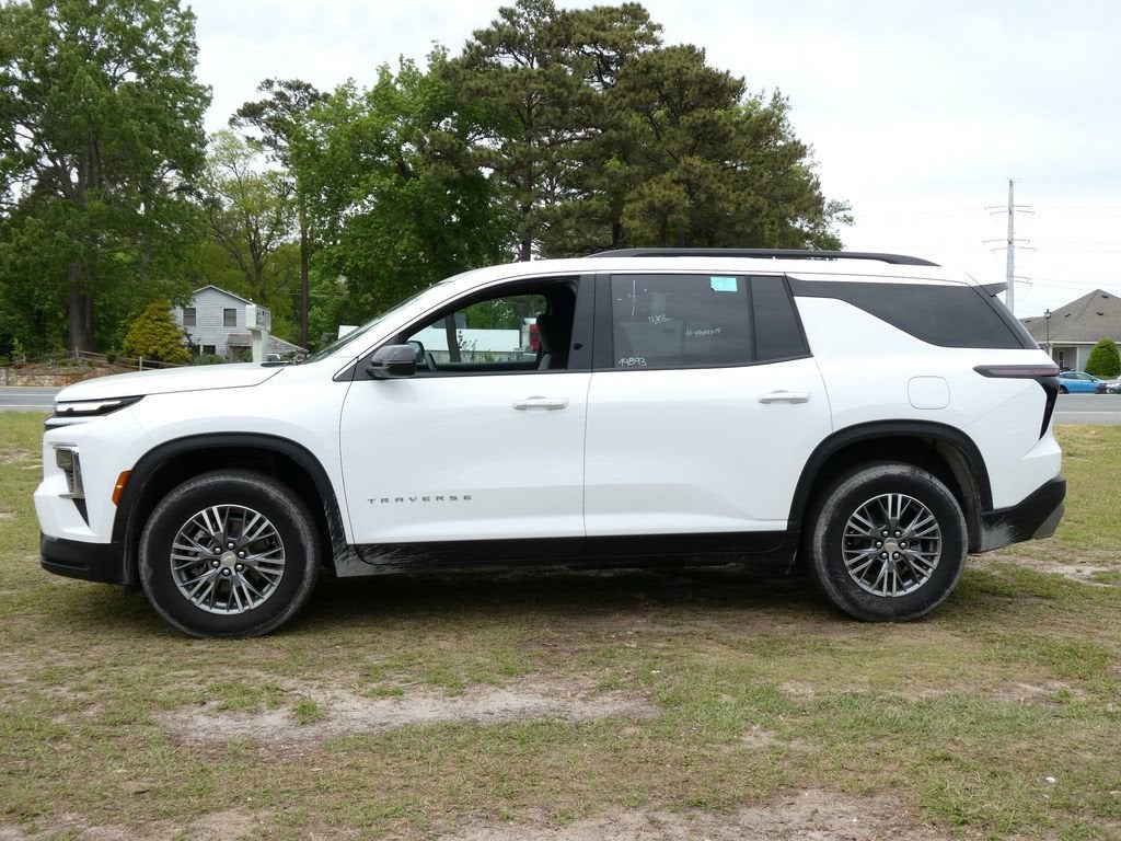 2025 Chevrolet Traverse LT